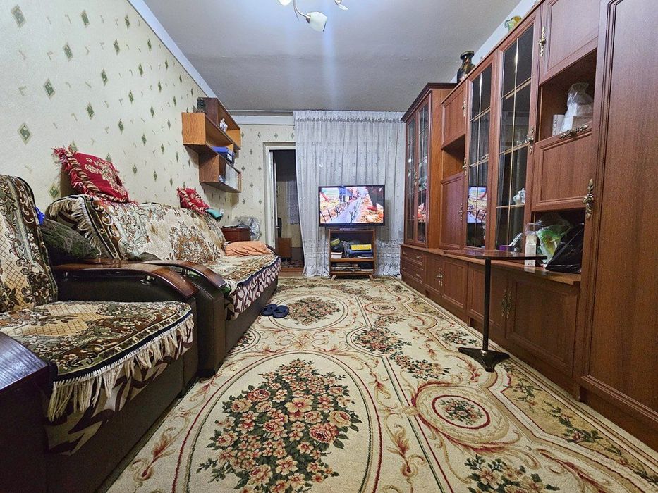 Чиланзар 23-й квартал Трёхкомнатная балкон 2х6 метра