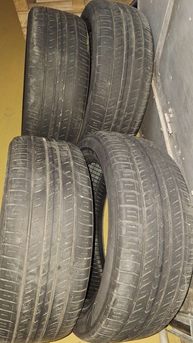 Гуми Dunlop 215/50/17