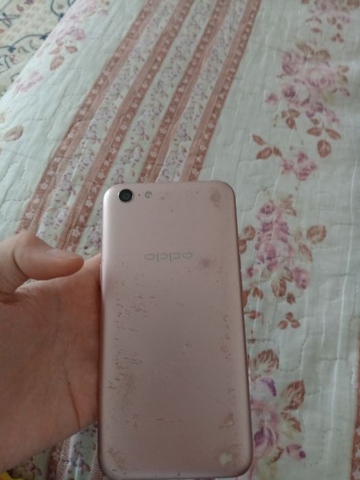 Продаю оппо не лагает 16 гб