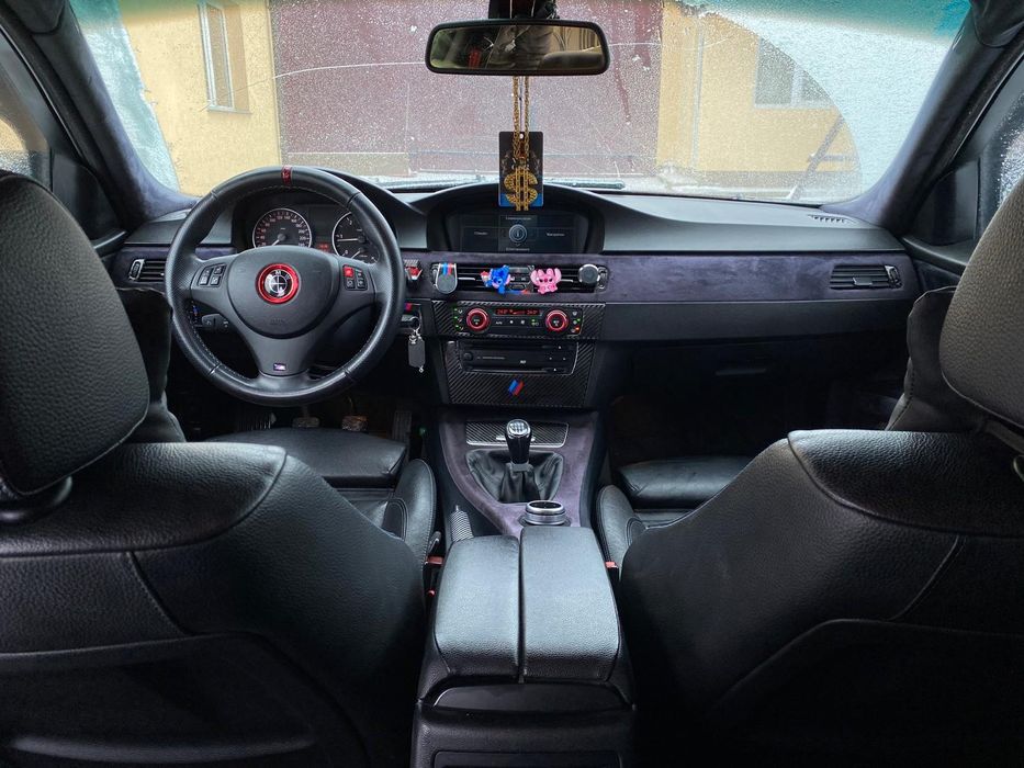 Seria 3 E90 – 2005, manual, 2.0d  de 163hp

Vând BMW E90, an 2005,