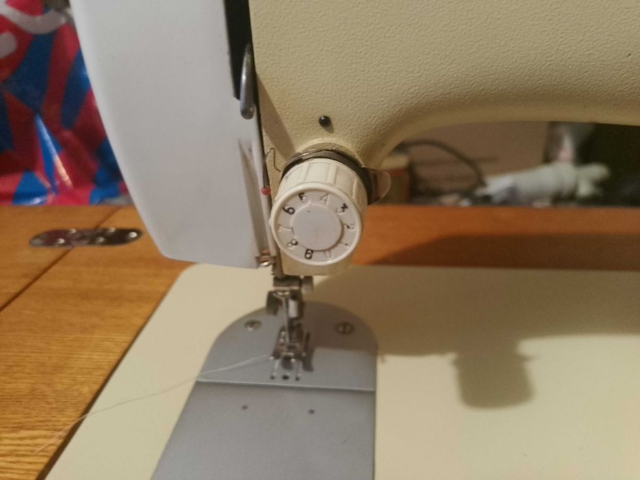 Швейная машинка Чайка-142 М