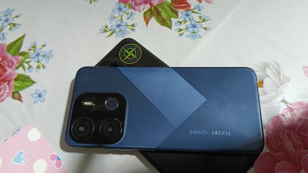 OPPO A72 .Tecno Spark Go