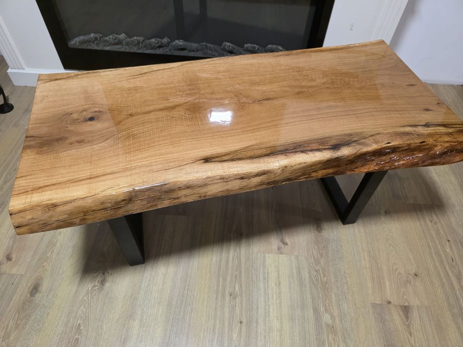 Mesa nuc și stejar cu rășină