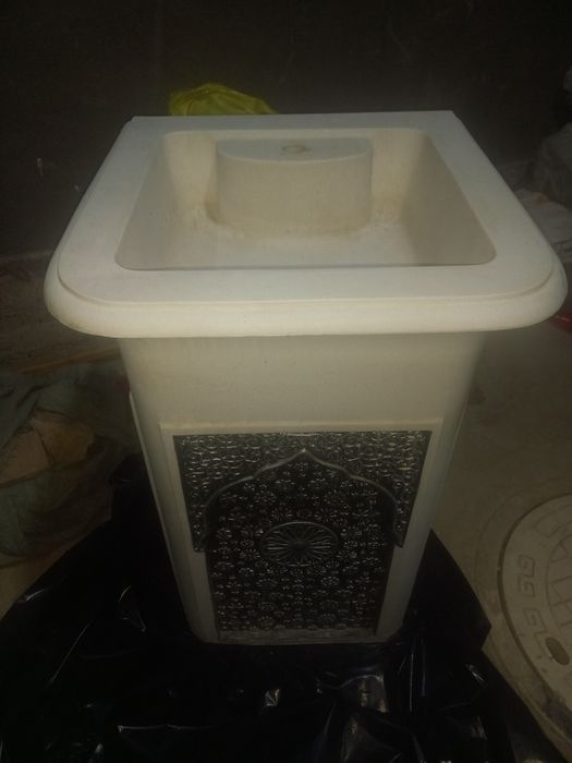 Naqishli rakvina hovliga