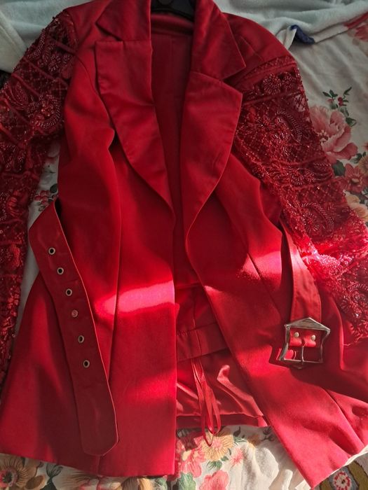 Costum dama rosu bby