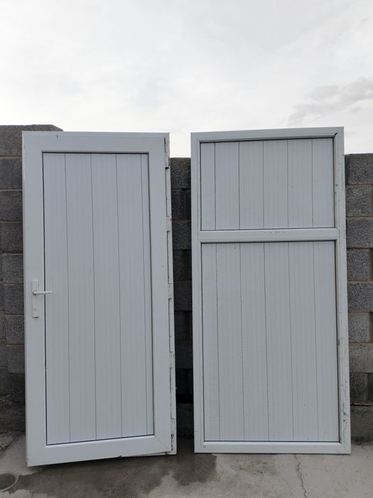 Пластиковое двери