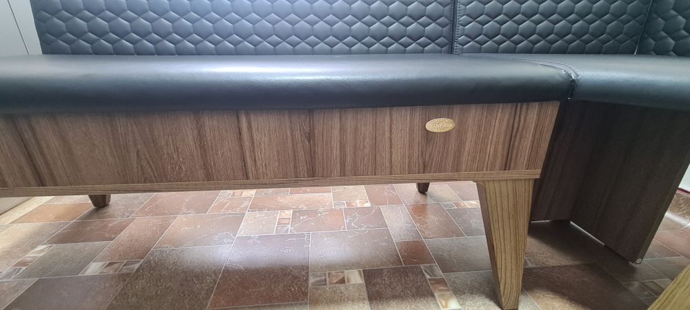 Vând colțar bucătărie Pandora + 2 tabureti