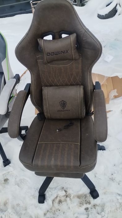 Vand scaune de birou de gaiming cu vibratii in perna si suport