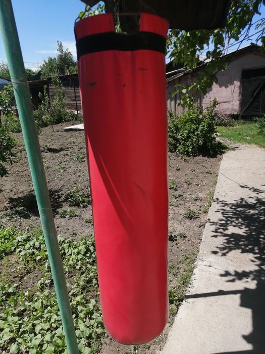 Продам боксерскую грушу