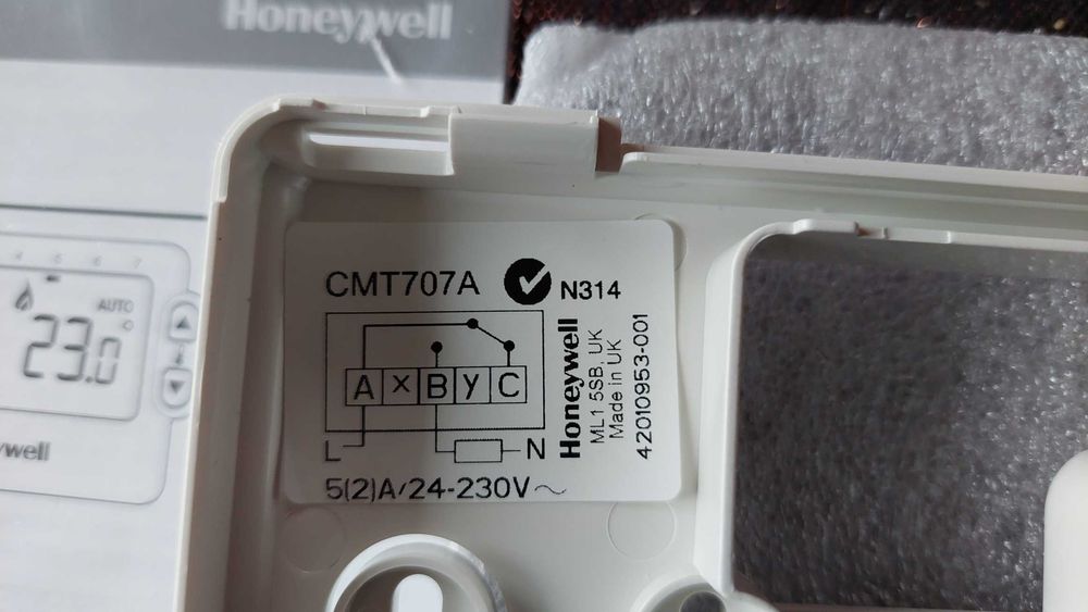 Termostat Honeywell CM707 ecran luminat, 6 bucati NOI (cele mai bune)