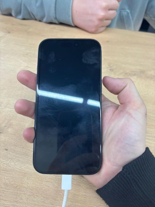 Продается айфон 16