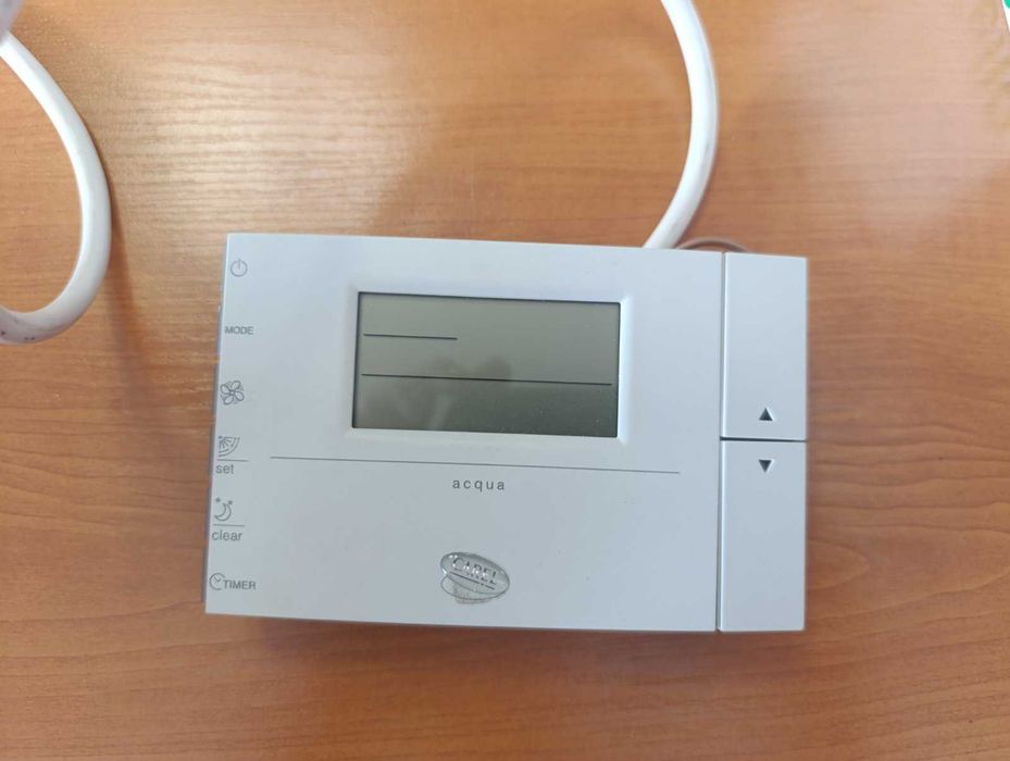 Програмируем контролер за водни конвектори Carel