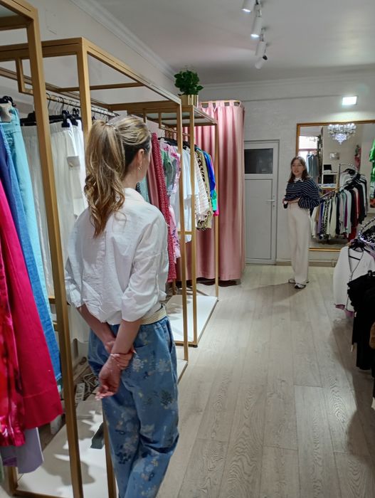 Ultracentral,in Iași ! Închiriez spațiu comercial ideal pentru orice fel de activitate.Suprafata utilă 71,87mp, preț 7.900 Lei/lună.