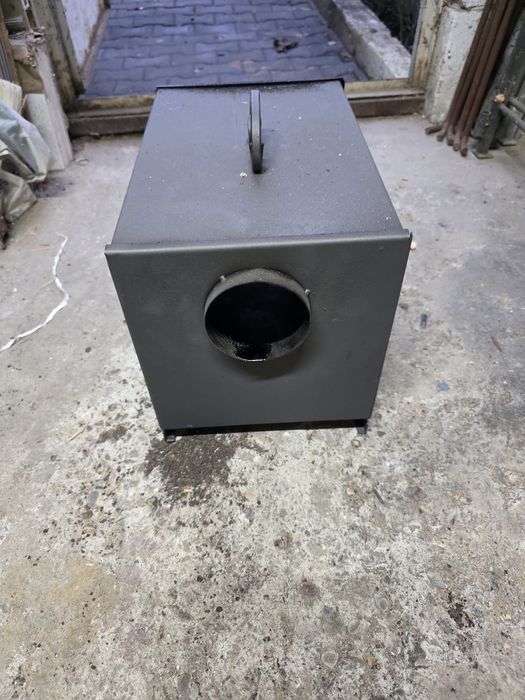 Vand focar metalic pentru afumatoare