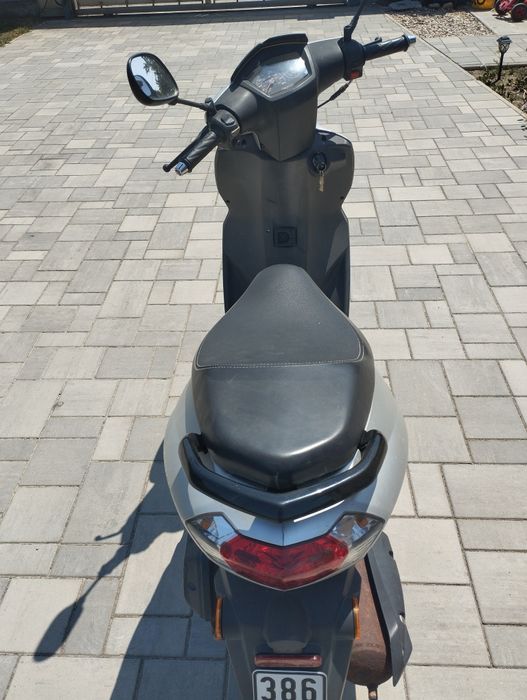 De vînzare skuter Peugeot an 2017 , adus din Germania cu acte!,49 cm.