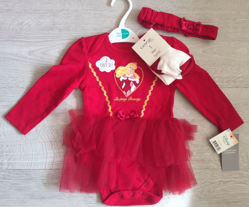 НОВА Disney боди-рокля, с лента за коса и чорапогащник 9-12 м/12-18м