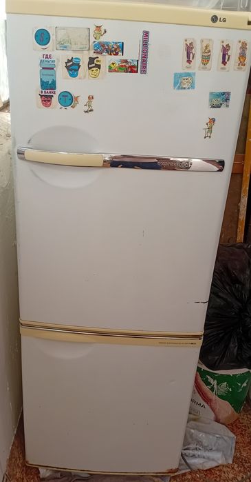 ПРОДАМ холодильник