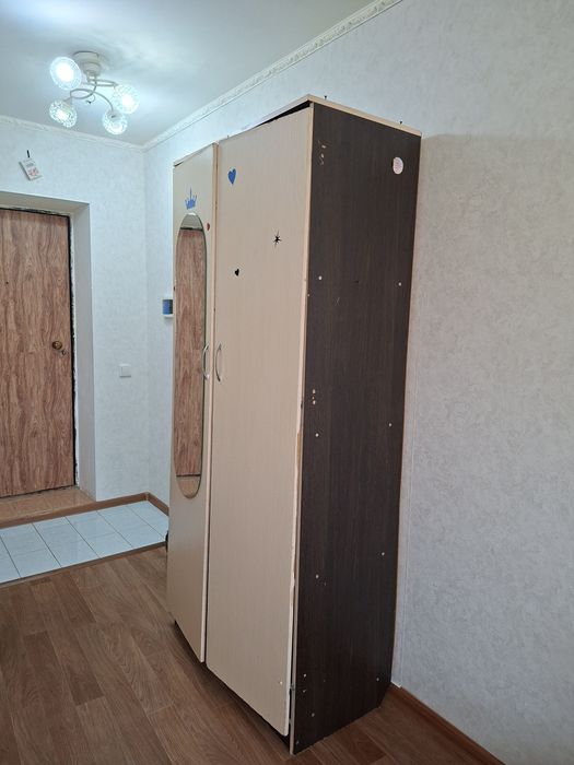 Продам шкаф на манаса 20/1