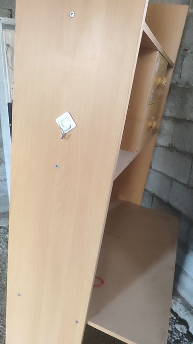 Кітап және компьютерлік шкаф