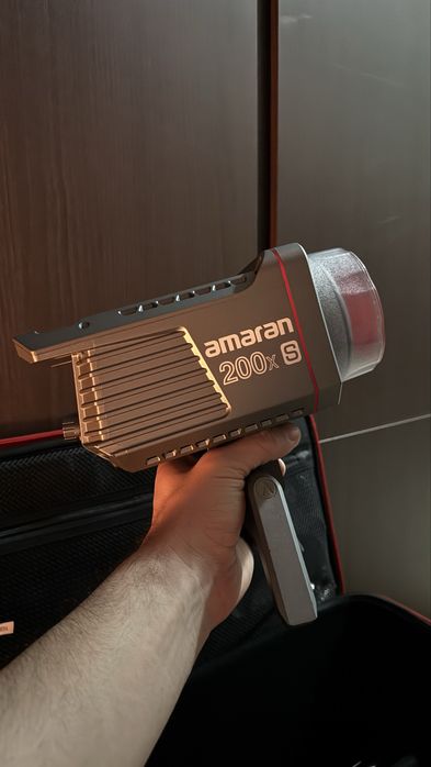 Amaran 200x s Bicolor / постоянный свет