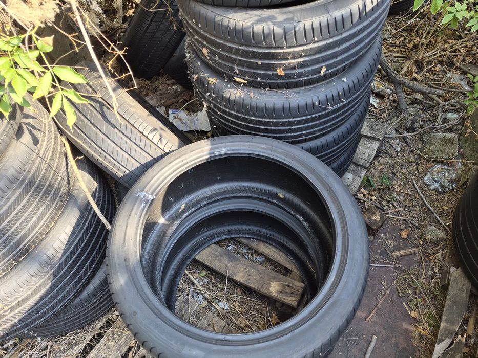 2бр. 295 35 21 Pirelli летни.