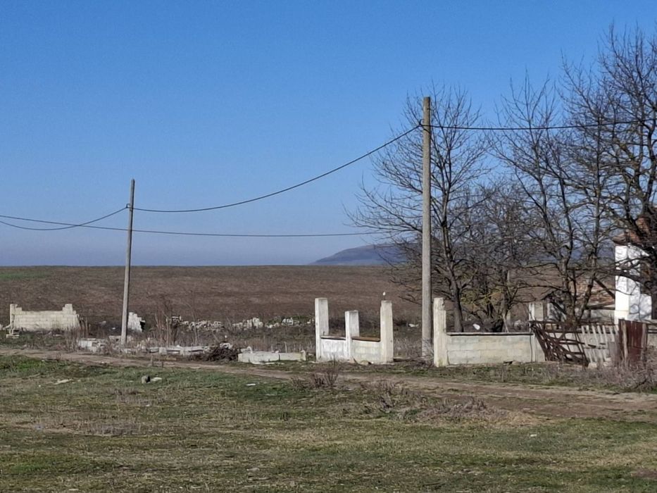 Продавам къща с.Ветрино