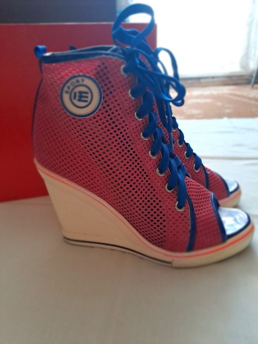 Продам босоножки-кеды 38 размера