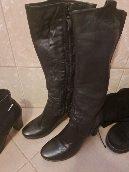 Vând cizme și ghete din piele ,preț 150lei ,mărimea 40 ,în stare bună.