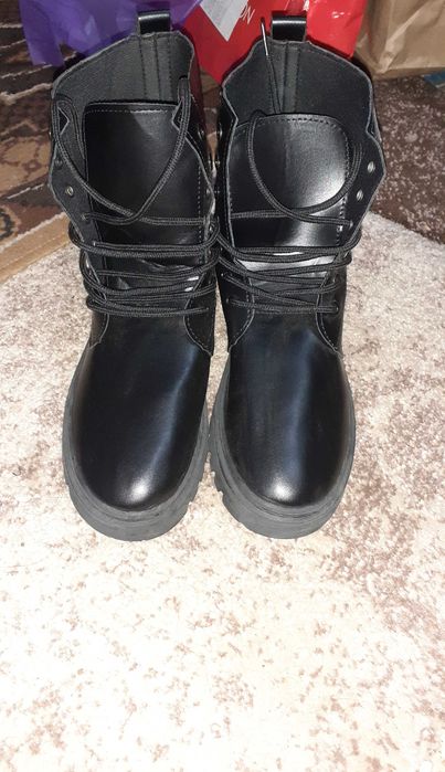 Ghete cu siret pana la glezna