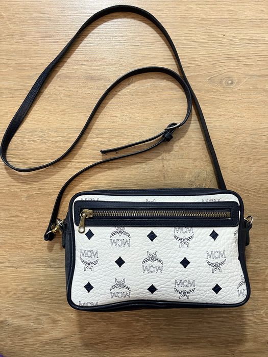MCM витидж кожена чантичка