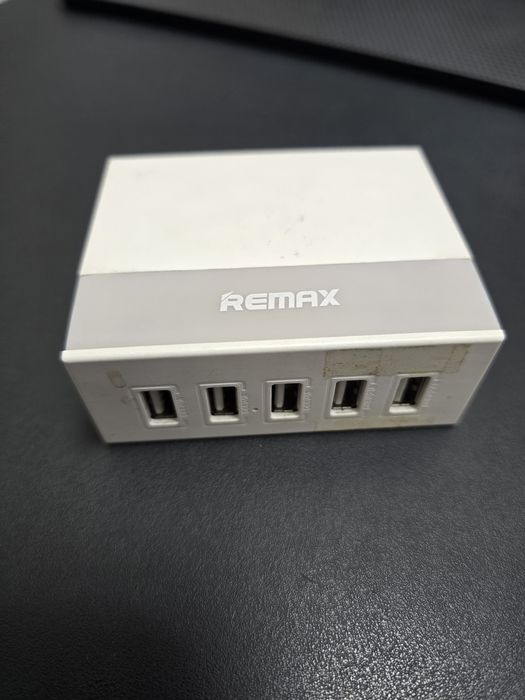Зарядное устройство Remax на пять устройств