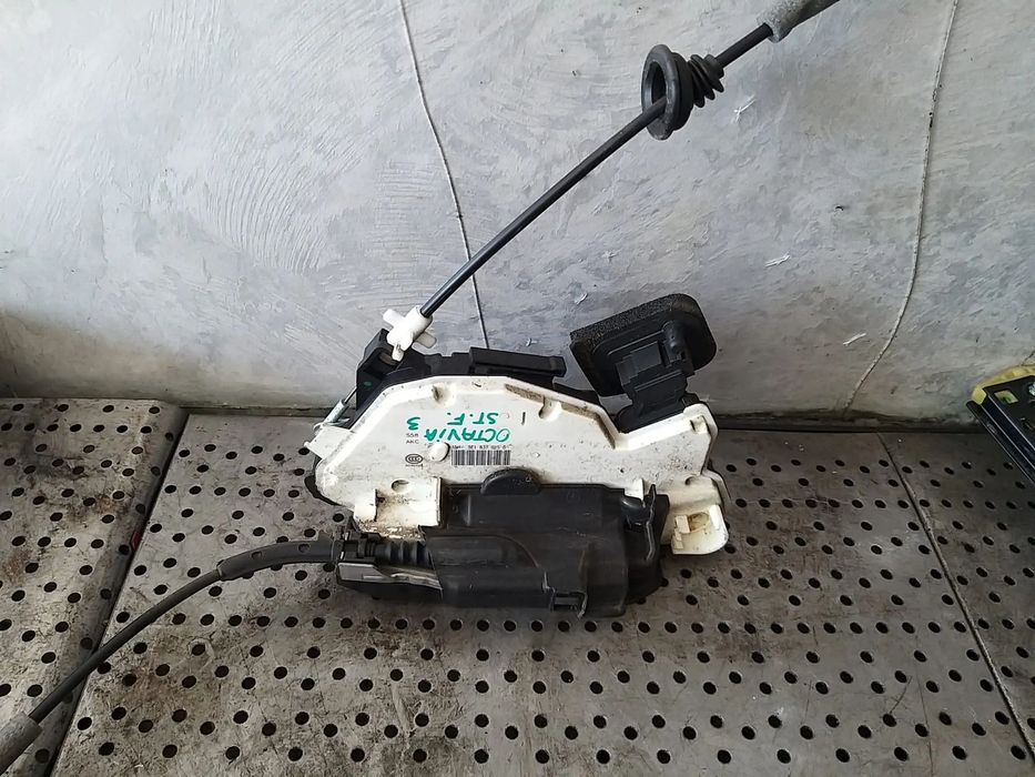 Broasca usa stanga fata skoda octavia 3 5e 5e1837015b