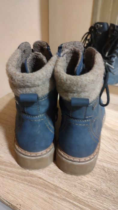De vânzare ghete iarna băieți,îmblănite,mărime 37