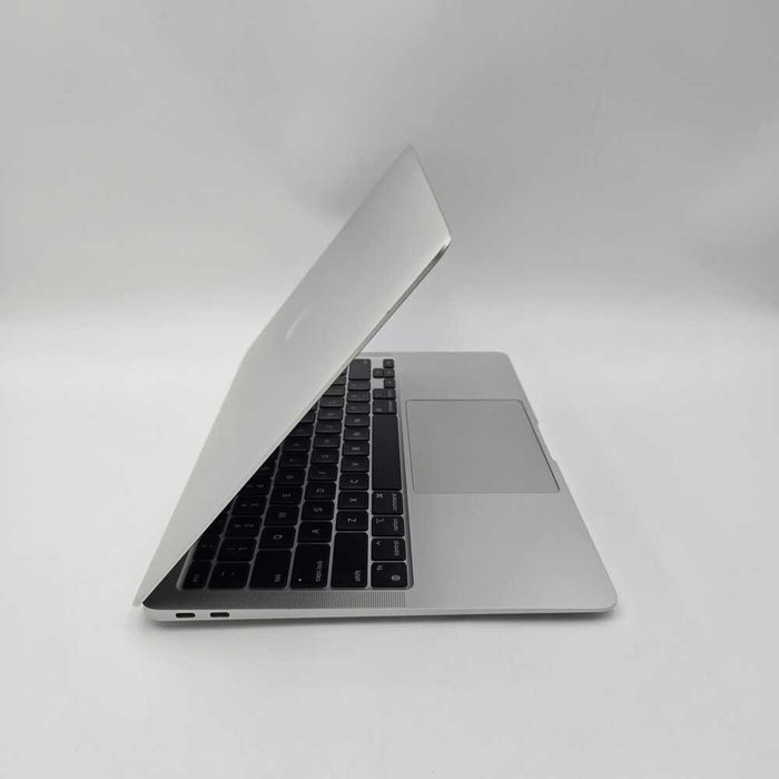 Apple MacBook Air 13.3 M1 2020, 8 ГБ, SSD 256 ГБ, серебристый