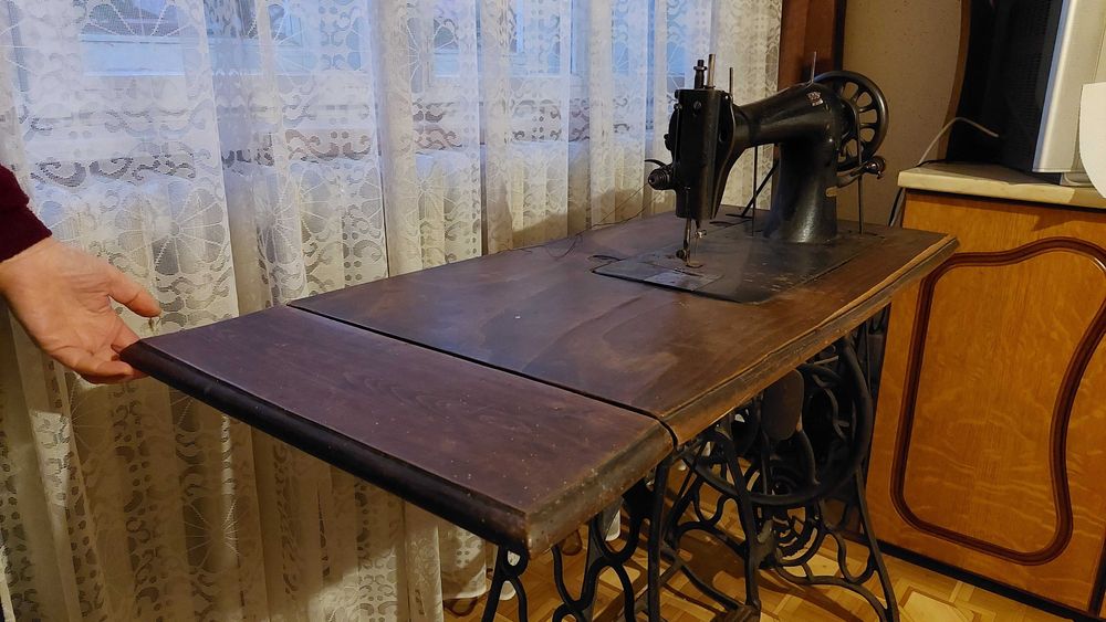 Masina de cusut Singer