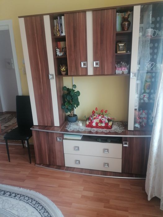 Închiriez apartament