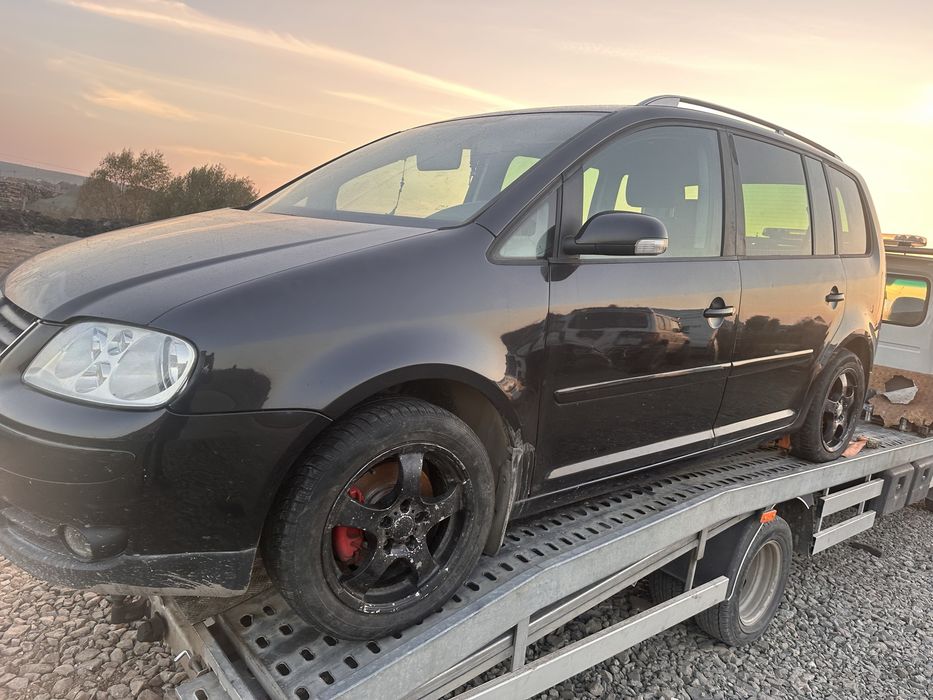 Dezmembrez  Volkswagen Touran