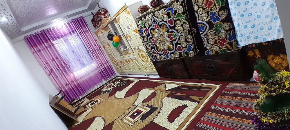 Ховли сотилади срочна