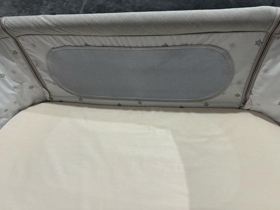 Бебшка кошара Пали next to me