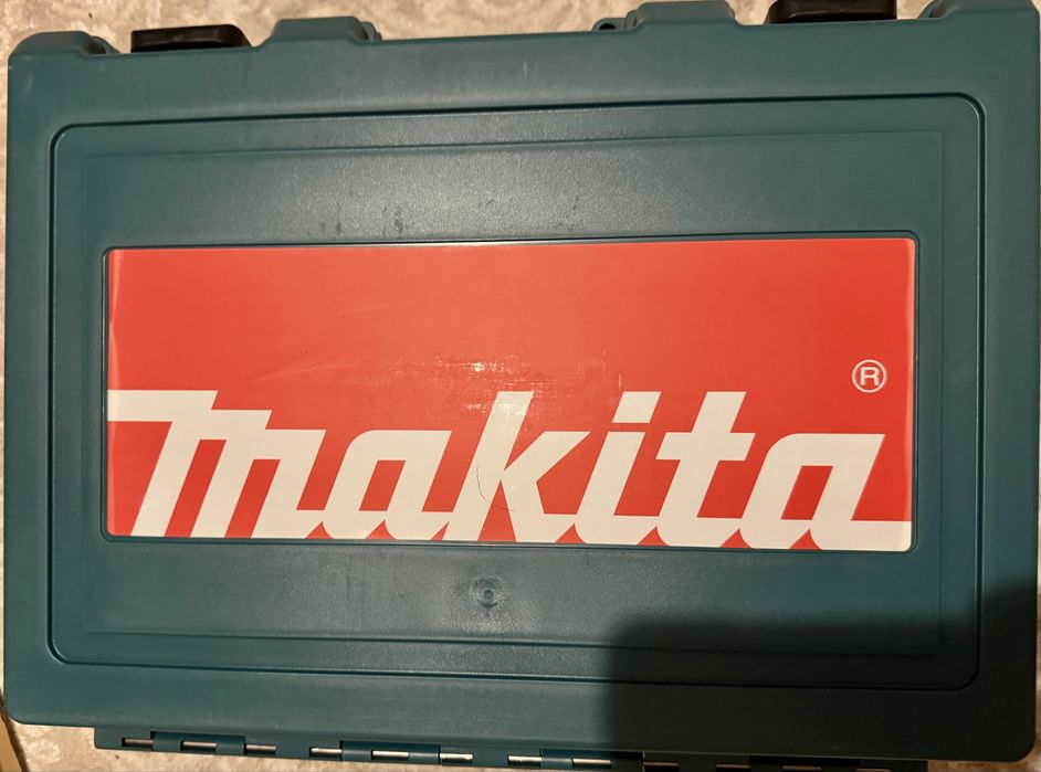 Перфоратор «Makita»