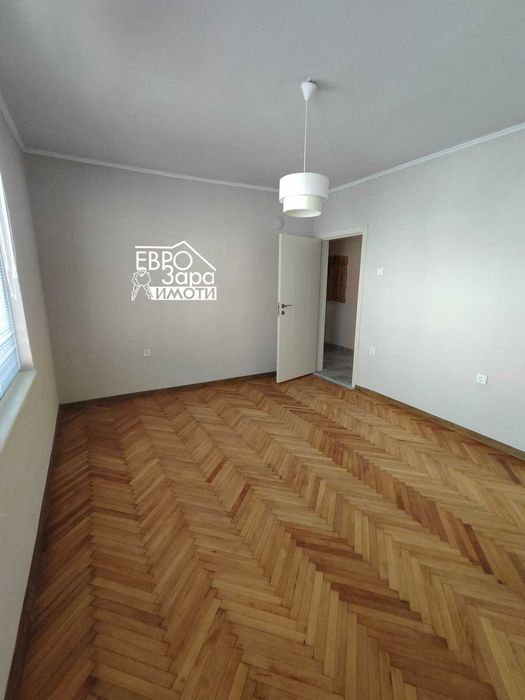 Дава се под наем Тристаен апартамент в Стара Загора, Център - 60 кв.м за 382.5 € - Снимка #2