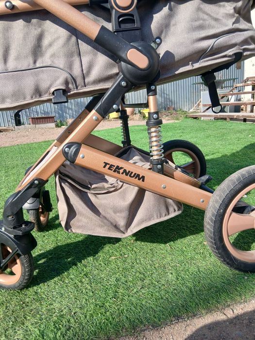 Коляска всесезонная продам срочно