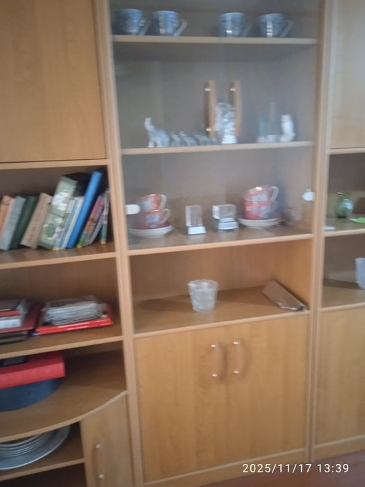 Срочно продаю спальный гарнитур, диван 2 кресло, стулья и д