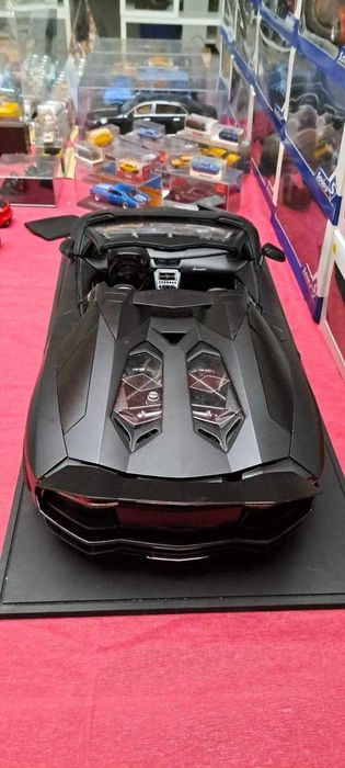 Pocher Lamborghini Aventador 1:8 – kit premium