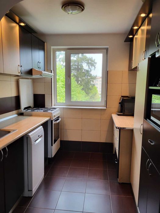 De vanzare apartament cu 2 camere decomandat