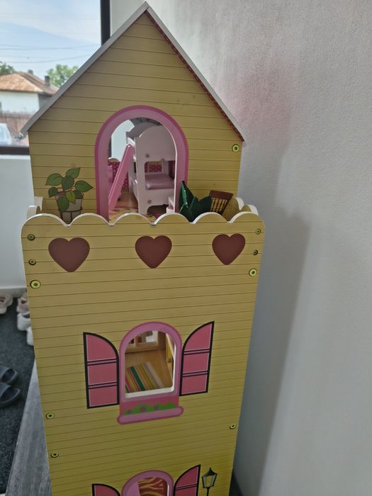 Căsuța de papusi