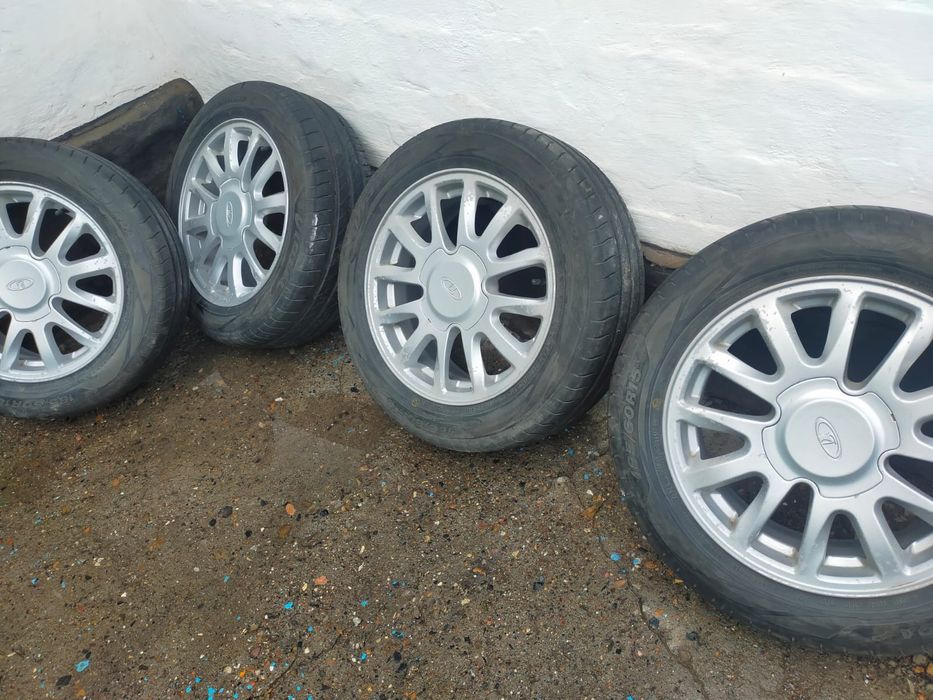 Продам шины летний с дисками r 15