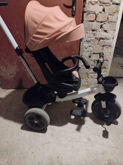 Триколка и Количка