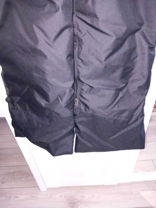 Vând costum schi copii