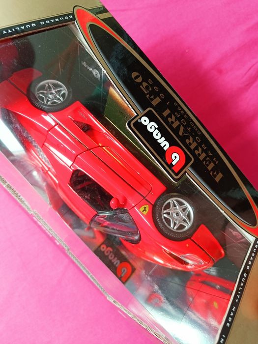 Bburago 1:18 Ferrari Sibiu • OLX.ro